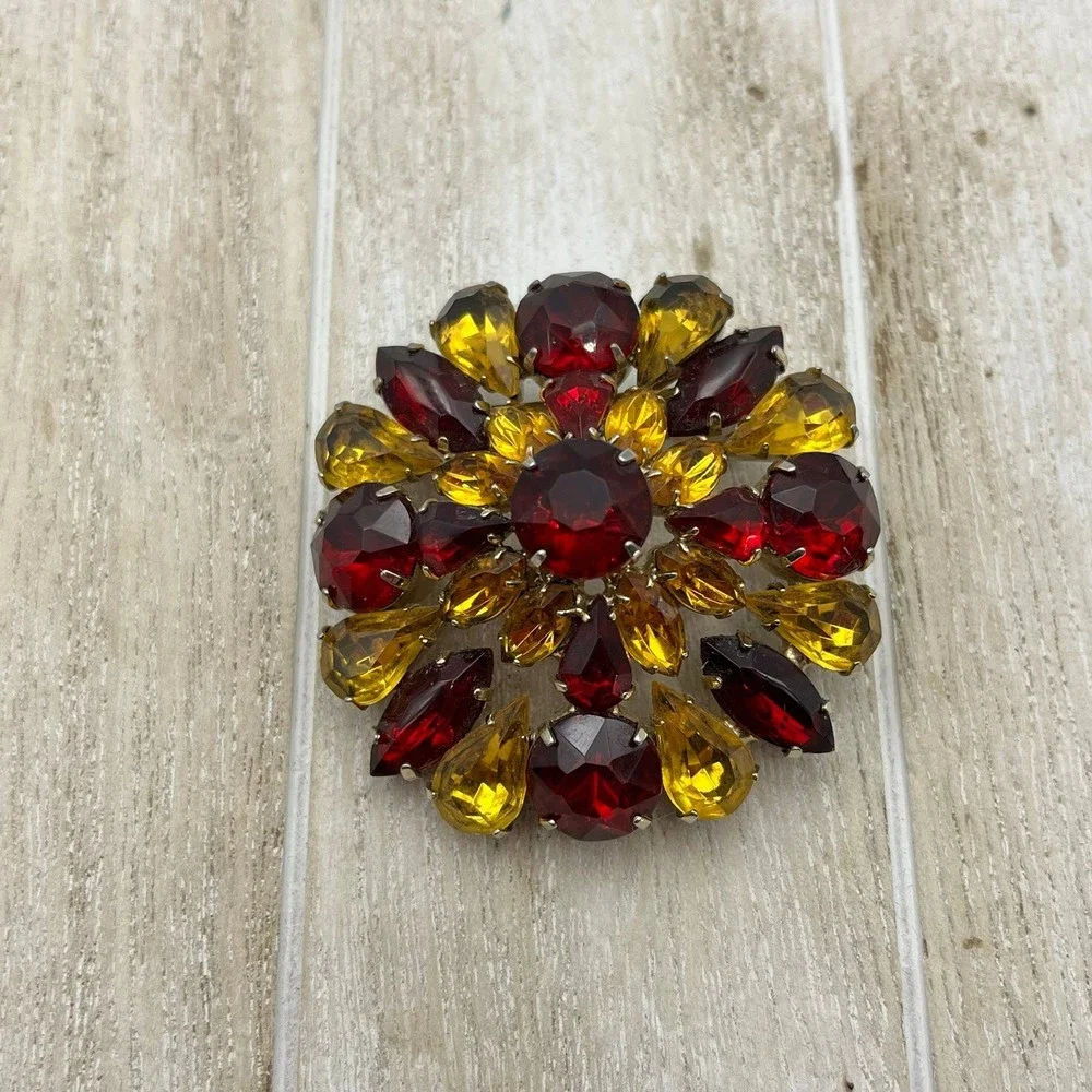 Vintage glass 1960s glass Juliana inspired style Brooch